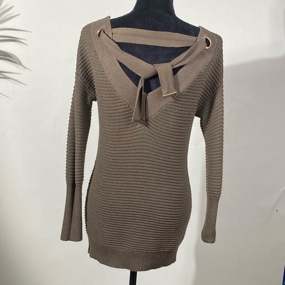 V Neck Ribbed Long Sweater in Olive Green - Picture 2 of 2